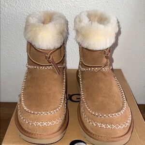 UGG Chestnut Classic mini alpine Boots